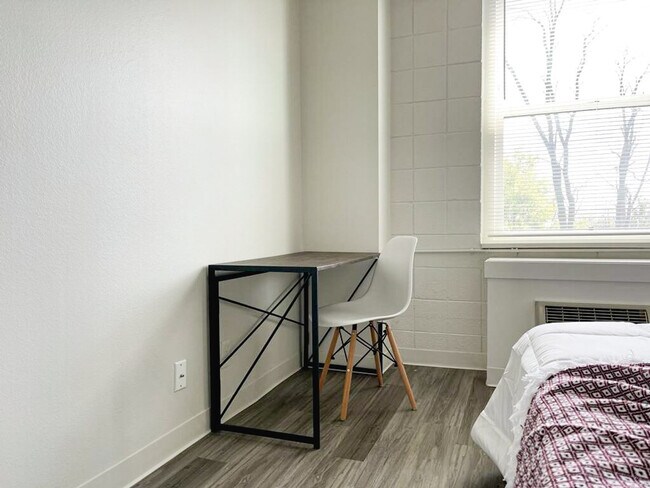 Building Photo - 2515 Burnet Ave