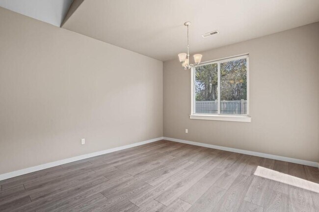 Building Photo - 1284 N Heath Ave