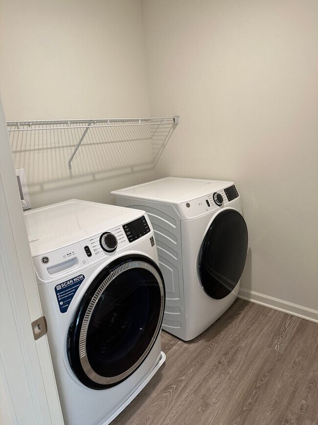 Building Photo - 1512 Red Fern Dr