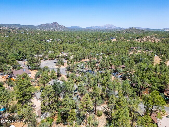 Building Photo - 847 Clubhouse Dr