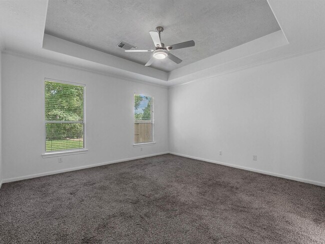 Building Photo - 25553 Oakhurst Forest Dr