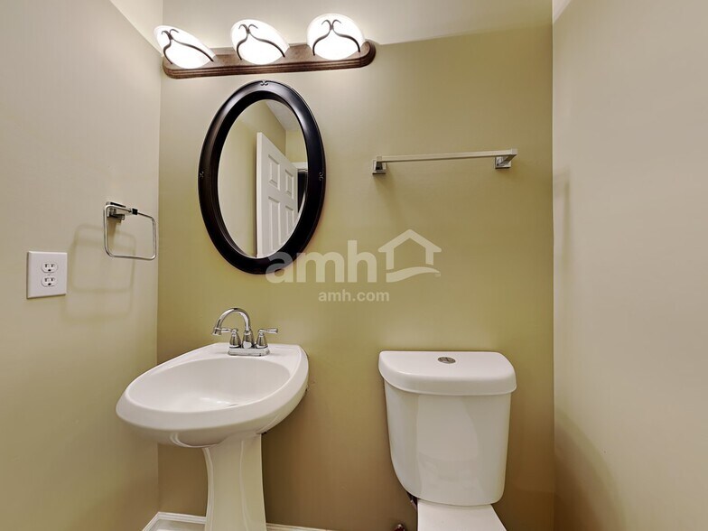 Building Photo - 10755 Talisman Dr