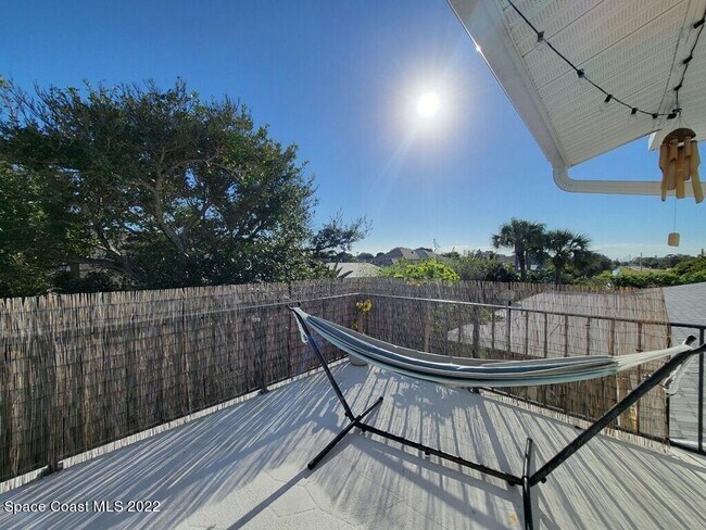 Building Photo - 335 Paradise Blvd