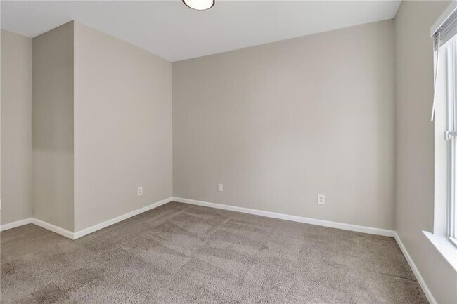 Building Photo - 991 Ada Ave NW