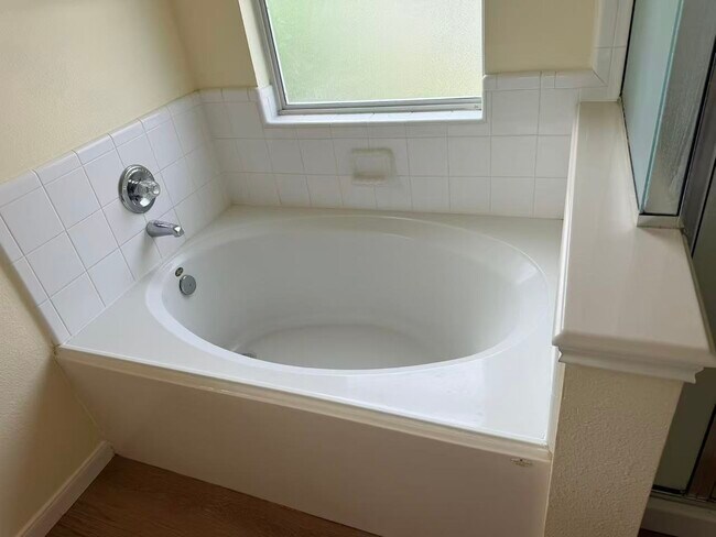 Building Photo - 8006 Singing Sonnet Ln