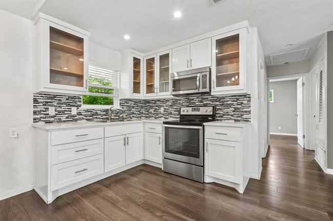 Building Photo - 4523 Avenue H