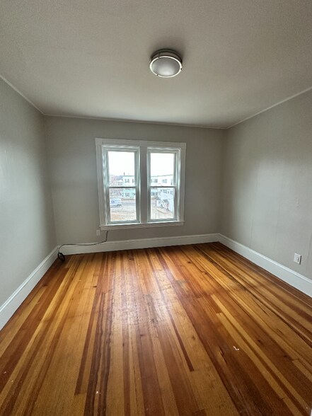 Building Photo - 84 Exeter Ave