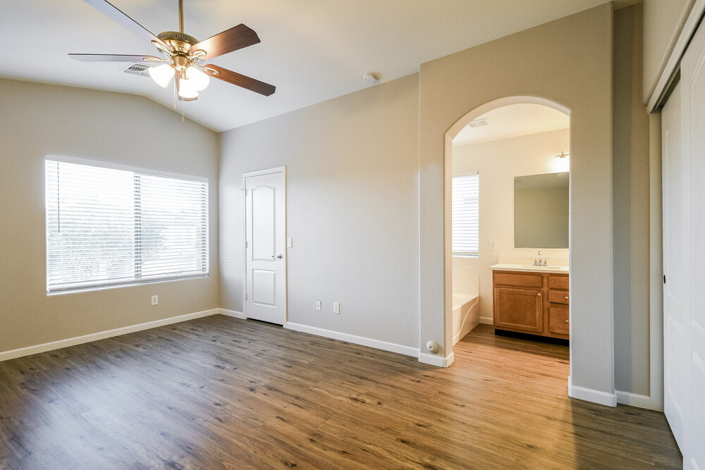 Building Photo - 2531 W White Feather Ln