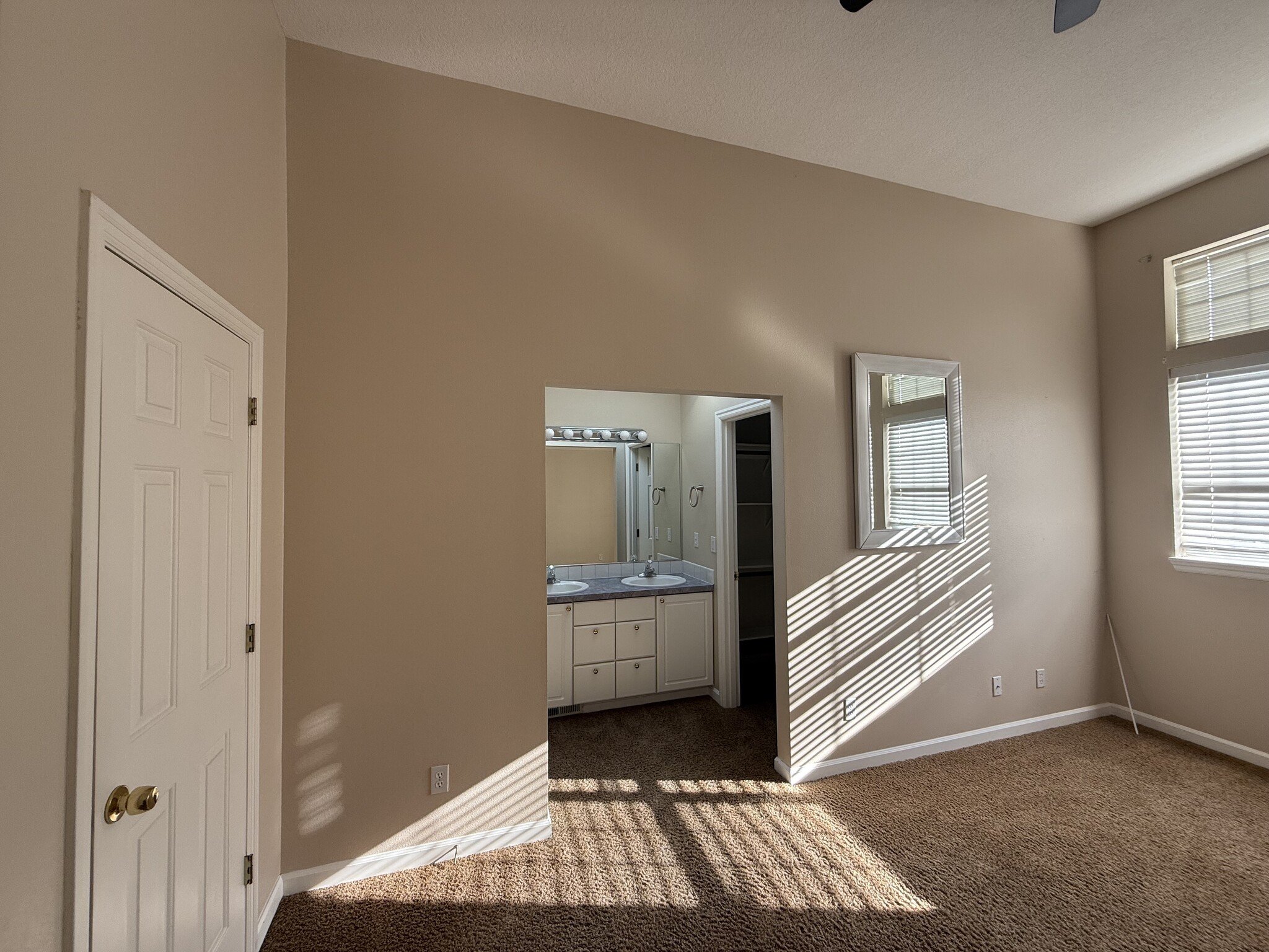 Master bedroom - 1510 SW 212th Ct