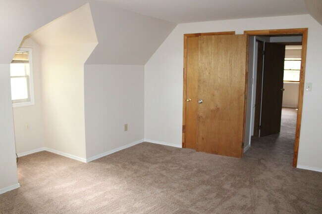 Building Photo - 11784 White Oak Rd