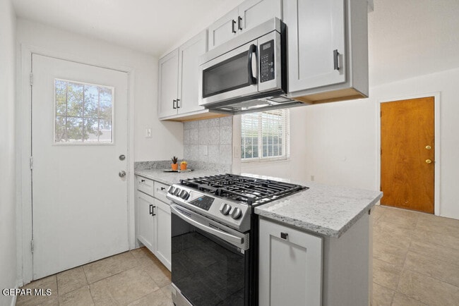 Building Photo - 481 Rio Arriba Dr