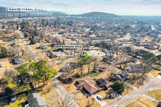 Building Photo - 2209 Rothmore Dr SW