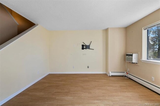 Building Photo - 675 Townsend Ave