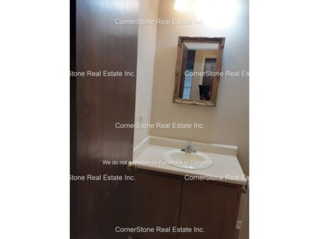 Building Photo - 6831 Buttermere Dr
