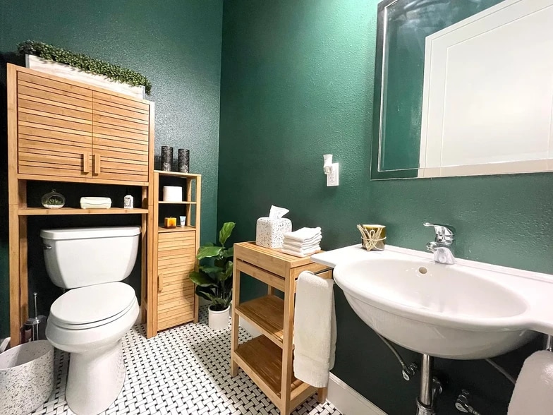 Half bathroom - 835 Locust Ave