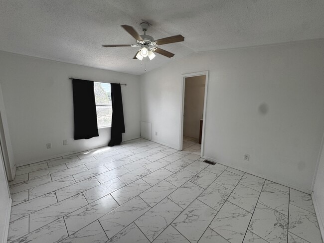 Building Photo - 2 Alta Vista Way Rd