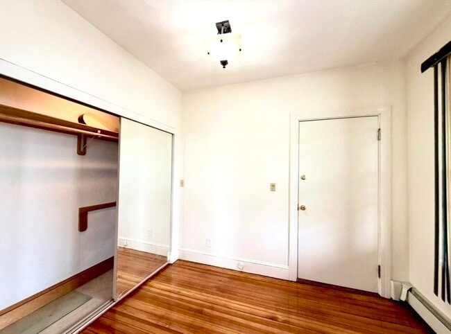 Building Photo - 1129 Saratoga St