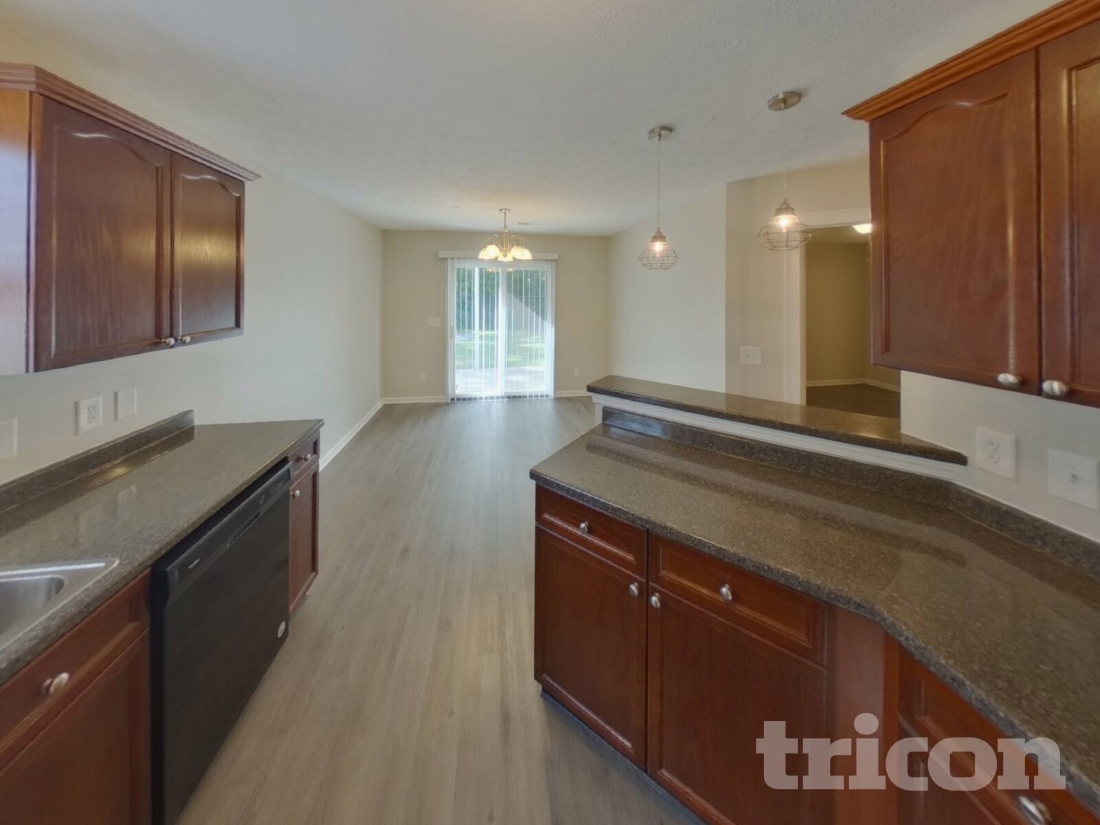 Building Photo - 605 Silverhill Dr