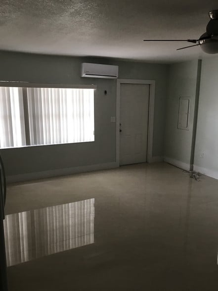 Building Photo - 2750 SW 114th Ave