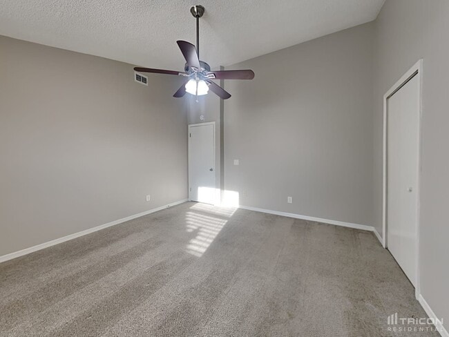 Building Photo - 7084 Swamp Flower Ln