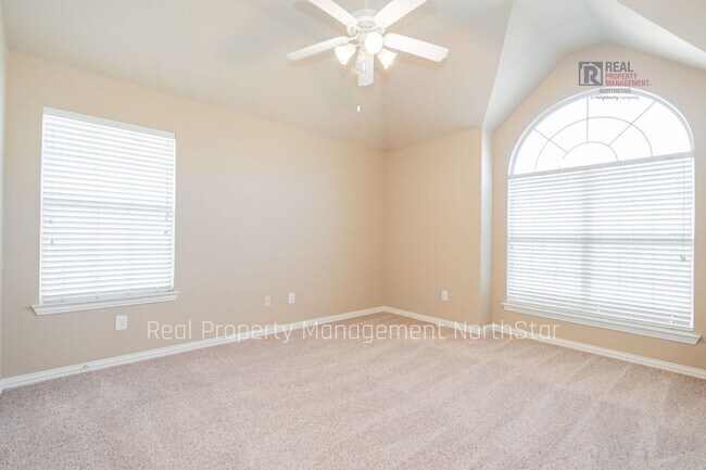Building Photo - Lake Views, Space & Lifestyle – Ask about our move in specials!