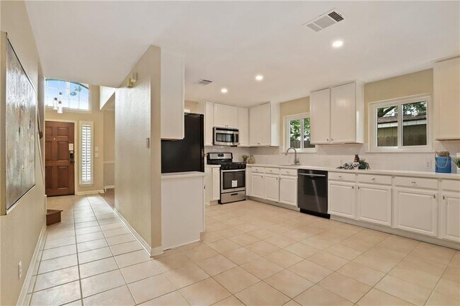 Building Photo - 1806 Paradise Ridge Dr