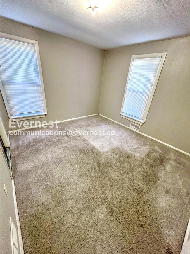 Building Photo - PROMO: Get HALF month’s rent free when you sign the lease TODAY! / 3 Bed, 1 Bath Home with Off-St...