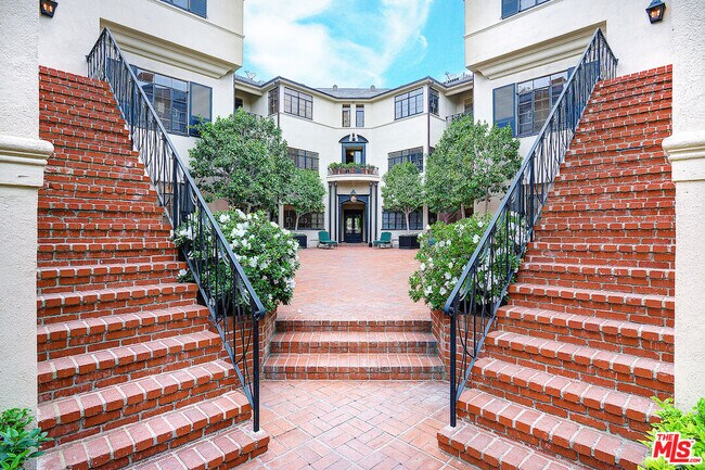 Building Photo - 149 S Rodeo Dr