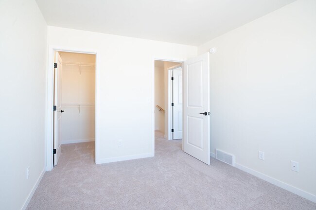 Building Photo - 1360 Goldenwood Dr