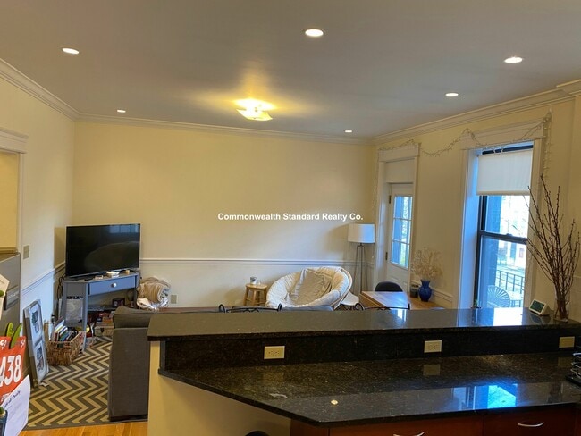 Building Photo - 76 Quint Ave