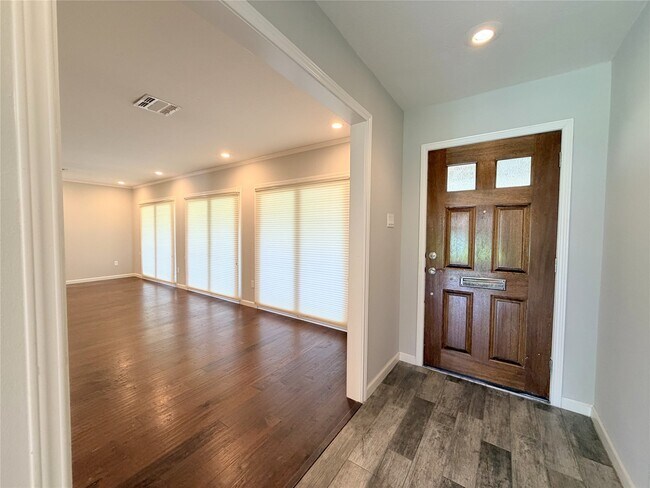 Building Photo - 5019 Yarwell Dr