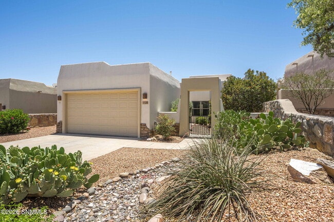 Building Photo - 1320 Golf Club Rd