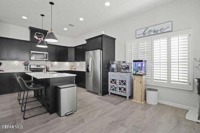 Building Photo - 905 Cottage Pl