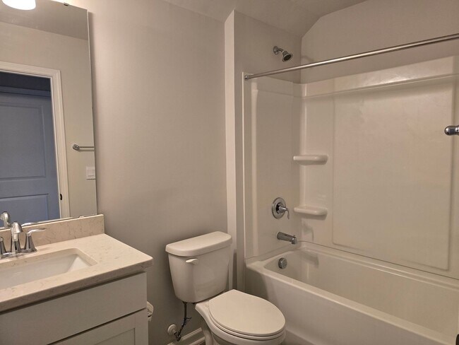 Building Photo - 3 Bedroom / 3 Bath Single Family Home near Brier Creek with 1st floor living!