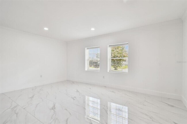 Building Photo - 8708 Thornwood Ln