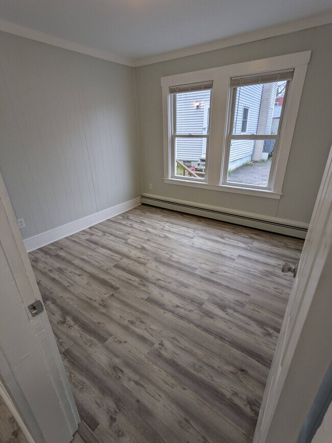 Building Photo - 23 Middle St