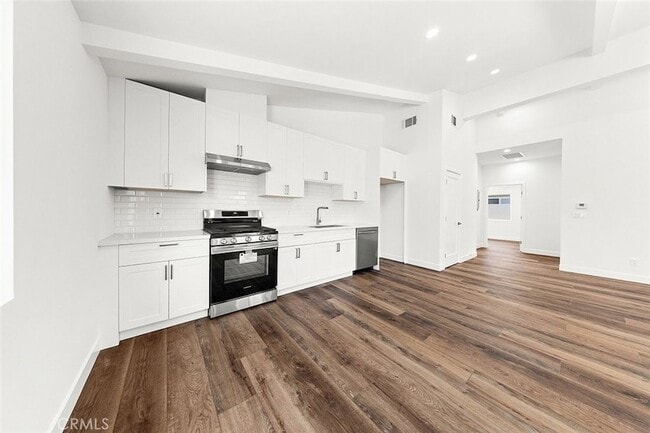 Building Photo - 13010 Hartland St