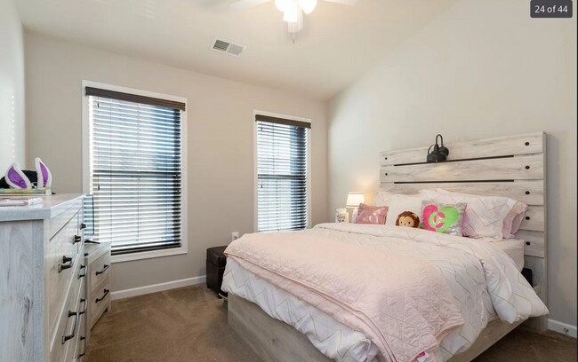 Building Photo - 42190 Castle Ridge Sq