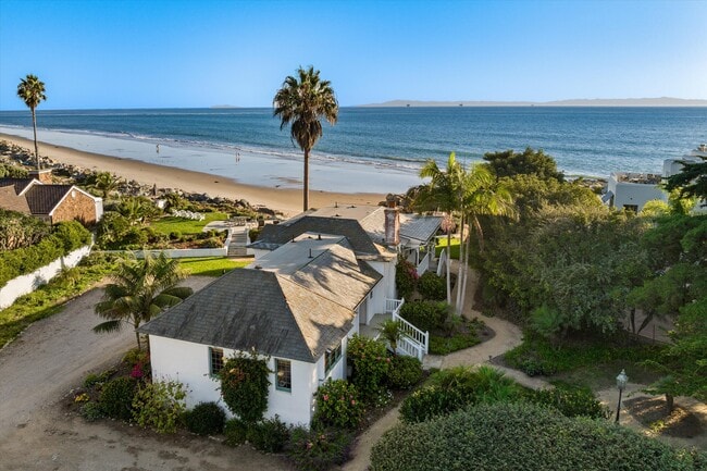 Building Photo - 867 Sand Point Rd