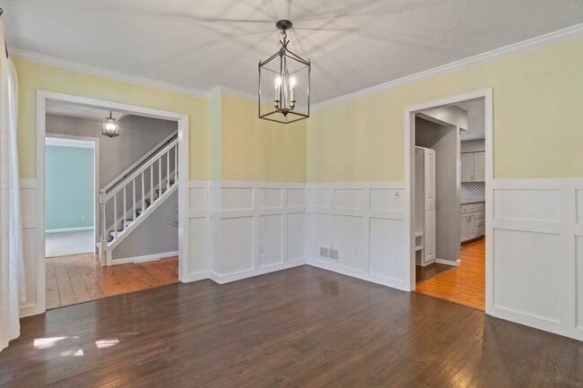 Building Photo - 4690 Lindbergh Dr