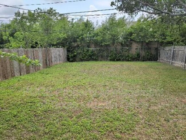 Building Photo - 1213 Gregory Ln
