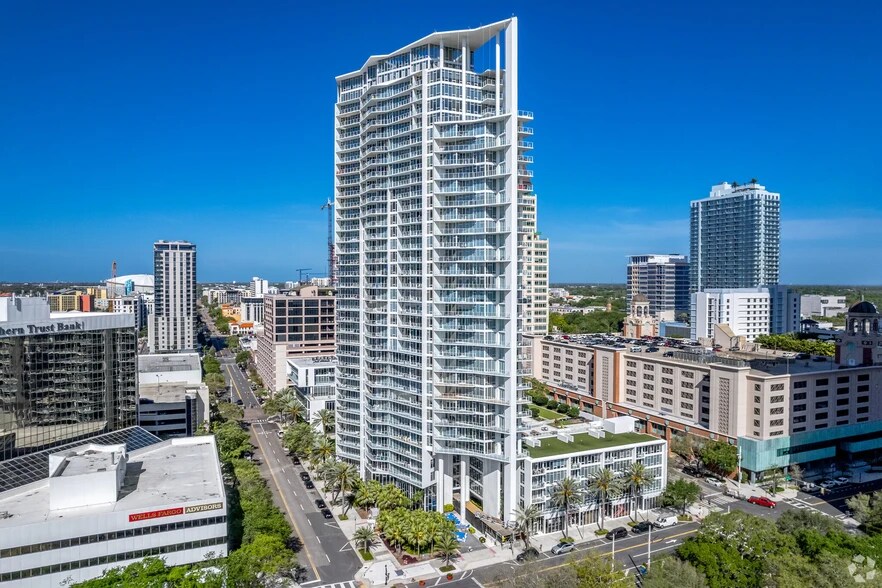 Building Photo - 175 1st St S