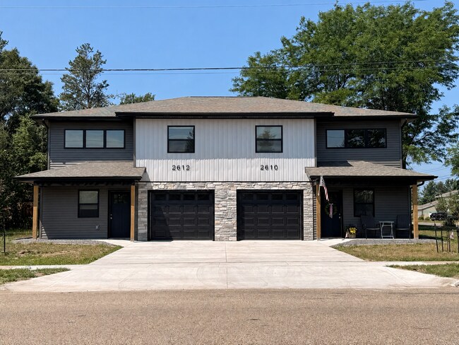 Building Photo - 2610/2612 16th St S
