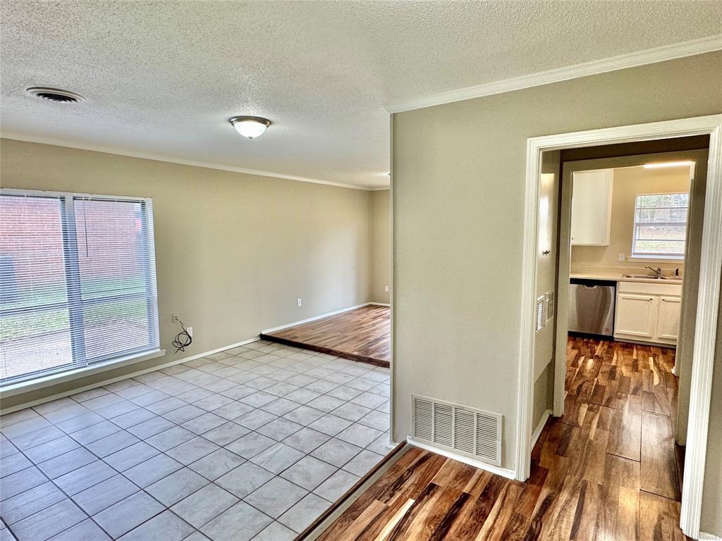 Building Photo - 523 Placid Dr