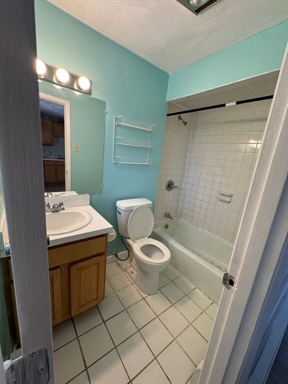 Building Photo - 30 Colonial Dr