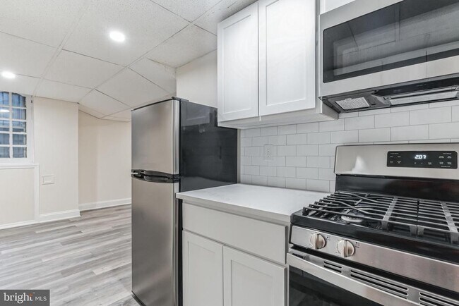 Building Photo - 2019 Locust St