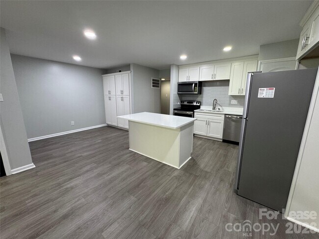 Building Photo - 2501 Kilborne Dr