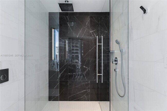 Building Photo - 300 Biscayne Blvd Way