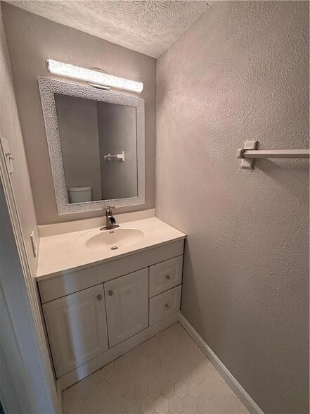 Building Photo - 4640 Fairfield St