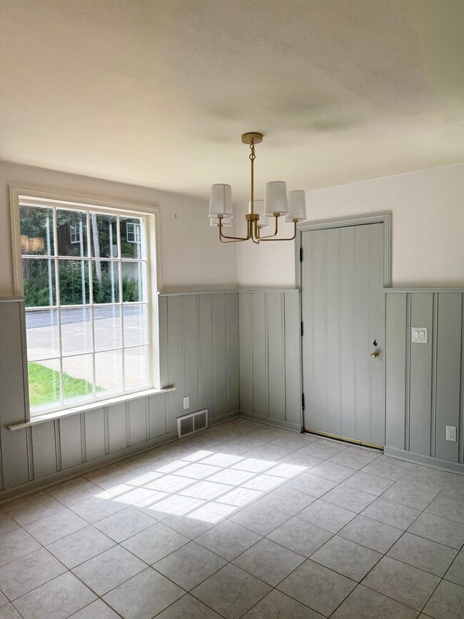 Building Photo - 5313 Raywood Rd